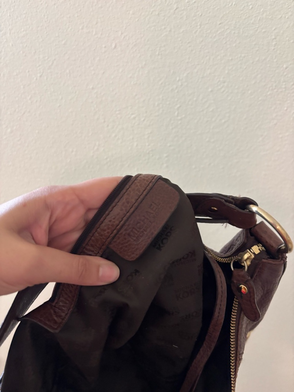 Vintage Michael Kors brown leather hobo shoulder bag with gold chain details - Picture 4 of 6
